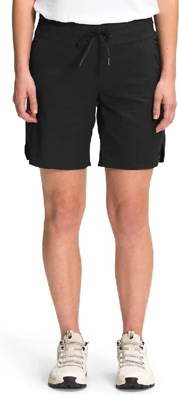 ---Women's Aphrodite Motion Bermuda Short - TNF Black